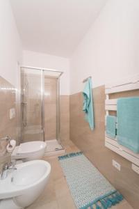 Ένα μπάνιο στο Appartamenti Torre Bianca