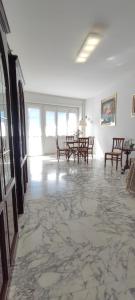 Χώρος καθιστικού στο La Casetta Di Nonna Anna - 120 mq Bright Apartment in Rome Downtown