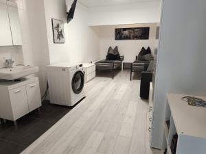 O zonă de relaxare la Loft - Übernachten im ehemaligen Kinovorführraum +7 fotografii
