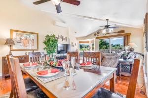Χώρος καθιστικού στο Villas of Kamali'i Apt 44