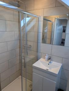 Ένα μπάνιο στο CosyRooms Central Bristol +6 φωτογραφίες