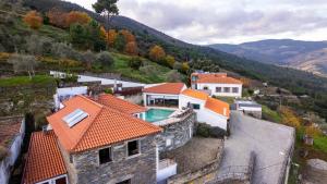 En generel udsigt til bjerge eller udsigt til bjerge taget fra villaen