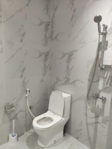 Ένα μπάνιο στο Spacious 4-Bedroom Villa near Azaiba Beach, Muscat +21 φωτογραφίες