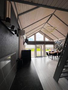 Billede fra billedgalleriet på Barn house 4 СЕЗОНИ i Yasinia + 16 billeder