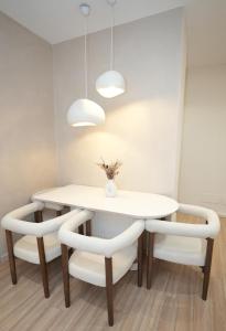 Φωτογραφία από το άλμπουμ του Lumino apartment σε Tirane