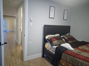 Ένα ή περισσότερα κρεβάτια σε δωμάτιο στο Chic and new private apartment in Dieppe