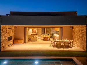 Πισίνα στο ή κοντά στο Villa LaLola con piscina climatizada