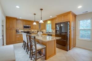 Fotografie z fotogalerie ubytování Room to Work and Relax! Laurel Home with Office, Yard v destinaci Maryland City