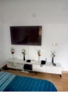 Et tv og/eller underholdning på CNS Guest House