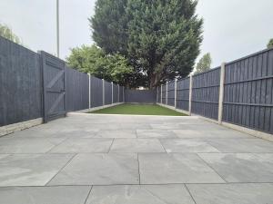 Φωτογραφία από το άλμπουμ του Long Stays Welcome 4BR 3 Bath Parking Garden σε Fallings Park