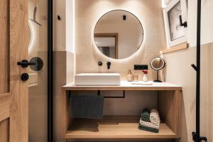 Ένα μπάνιο στο Apart Bieles NEU - Bergoase mit privater Outdoor-Sauna & Massagepraxis +68 φωτογραφίες