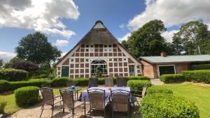 Zahrada ubytování Altes Landhaus Oste mit Grünkohltour & Bossel-Wochenende