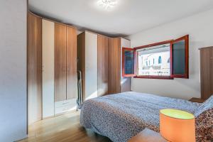 Giường trong phòng chung tại Teror Rural Retreat & Pool +21 ảnh