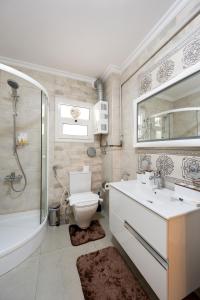 Ένα μπάνιο στο VESTA - Luxury APT - 2BR - Triumph
