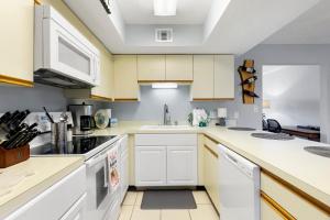 Kuchyň nebo kuchyňský kout v ubytování Island Hub Hideout