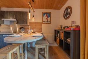 Køkken eller tekøkken på Chamonix Sud - Bâtiment Iris 359 - Happy Rentals