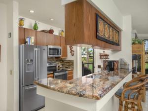 Η κουζίνα ή μικρή κουζίνα στο Wailea Grand Champions 71