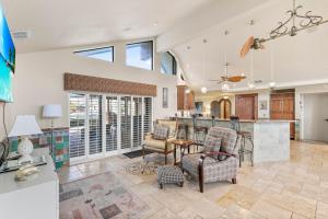 Kuchyň nebo kuchyňský kout v ubytování Modern Tranquility Flair + 36 fotografií