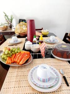 Mâncare la sau în apropiere de această cameră de închiriat