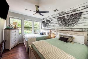 Postel nebo postele na pokoji v ubytování Stay In Sedona + 39 fotografií