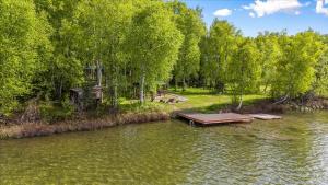 Imagen de la galería de Cozy Lakefront Retreat, en Wasilla