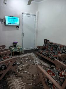 Χώρος καθιστικού στο Atlas Aswan Apartment Near Nile Corniche and Old Tourist Market شقة أطلس أسوان بجوار كورنيش النيل والسوق السياحي القديم