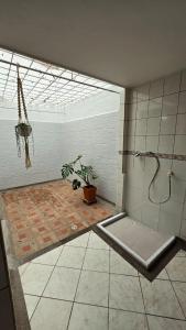 Ένα μπάνιο στο Charming family home in San Gil!