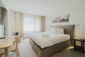 Gallery image of Private Luxury Room- C - King bed, Centrally Located , Free Shuttle to ski Hill and Resort, Coffee in Mont-Tremblant