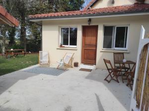 Το κτήριο όπου στεγάζεται  η παραθεριστική κατοικία