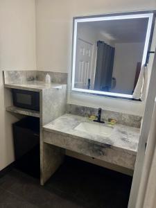 Bilik mandi di SOFI MOTEL