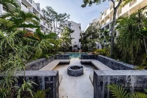 Κήπος έξω από το Xibalba Tulum