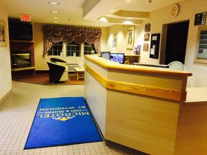 TV a/nebo společenská místnost v ubytování Microtel Inn & Suites by Wyndham Syracuse Baldwinsville