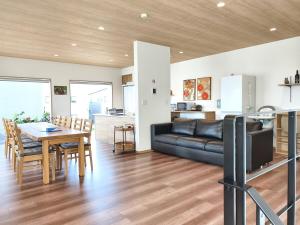 Χώρος καθιστικού στο The Rabbit 兎a newly built vacation home