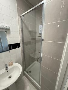 Ένα μπάνιο στο The Birchwood Lodge