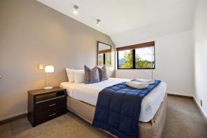 Voodi või voodid majutusasutuse The Lodges 9 - Lake Front Views and Walk to Town toas