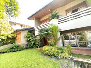 Κήπος έξω από το Kandy - City Hideout Villa