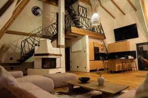 TV a/nebo společenská místnost v ubytování Chalet Rafenstein