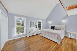 Ένα ή περισσότερα κρεβάτια σε δωμάτιο στο NEW Near Wedding venues-Waterfront hot spots