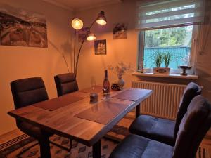 Ruang duduk di Ferienhaus im Heideparadies Handeloh-Höckel