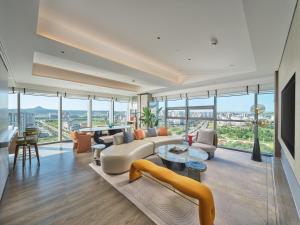 Χώρος καθιστικού στο Doubletree By Hilton Yanji