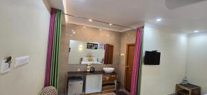 Fotografie z fotogalerie ubytování Hotel KSR Grand v destinaci Srikalahasti + 19 fotografií