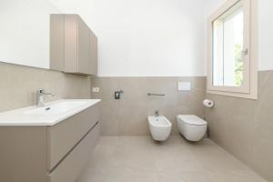 Ένα μπάνιο στο Villa Edelweiss 4 +25 φωτογραφίες