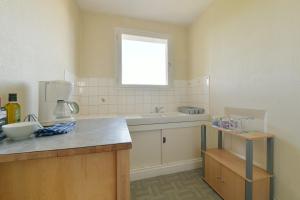 Η κουζίνα ή μικρή κουζίνα στο L'Alençonnais - 900m Centre - 450m Gare