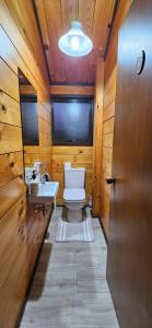 Φωτογραφία από το άλμπουμ του Farm House close to town σε Helvetia +9 φωτογραφίες