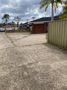 Φωτογραφία από το άλμπουμ του Cheerful 4 bedroom home with parking on premises σε Rooty Hill