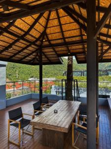 Μπαλκόνι ή βεράντα στο Kamala City Gate 1 Bdr Pool View