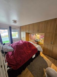 Gambar di galeri bagi Spacious room in quiet, green area! di Oslo