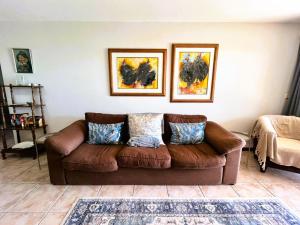 Posezení v ubytování Little Lincoln Sea & Pool View Apartment