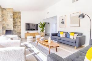 Posezení v ubytování The Horizon Escape 5BR Villa with Private Pool