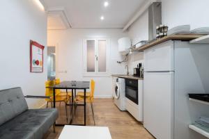 Køkken eller tekøkken på GuestReady- Bright central Madrid Flat